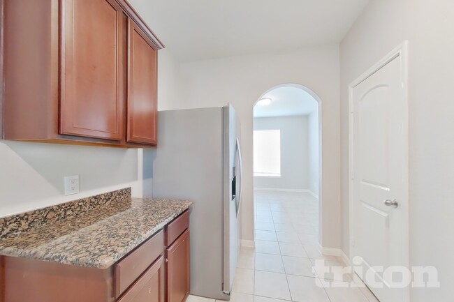 Building Photo - 10823 Spring Brook Pass Dr