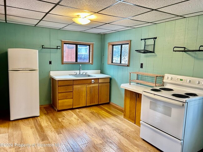 Building Photo - 4035 Upper Podunk Rd