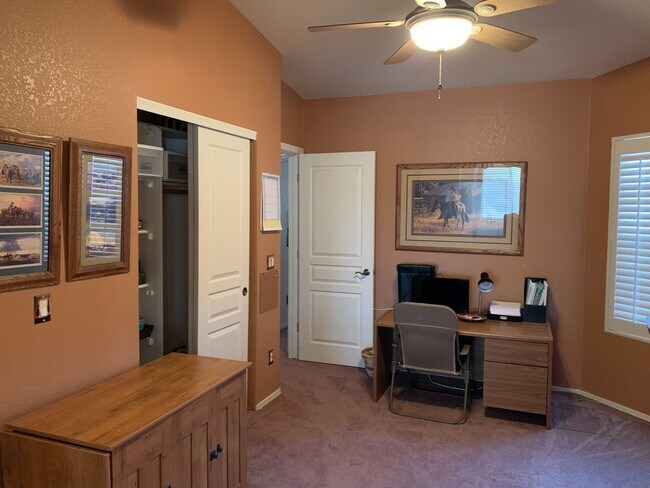 Building Photo - 3 bedroom home with den in canyon de flores