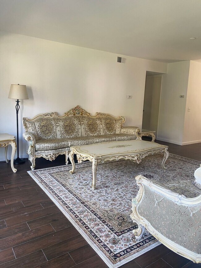 Foto del edificio - 23236 Orange Ave