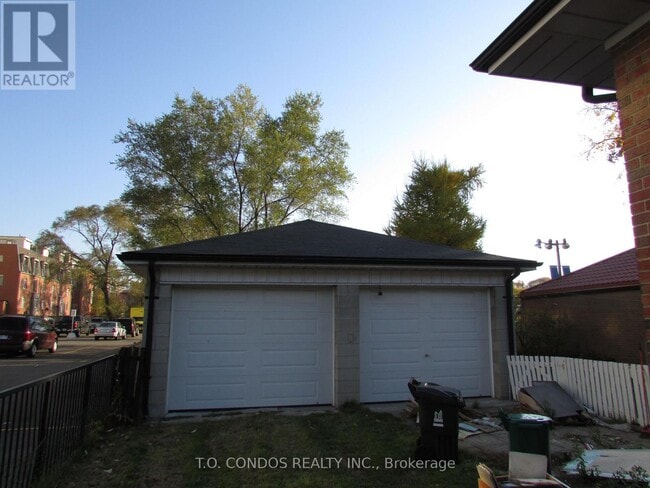 Building Photo - 21 Black Creek Blvd