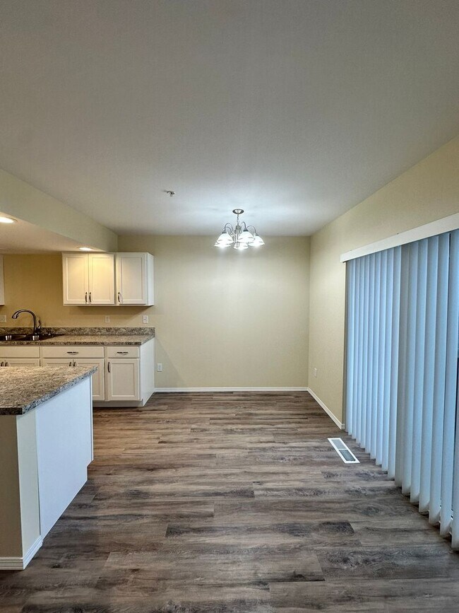 Foto del edificio - Stunning Apartment with 2 Bedrooms and 2 B...