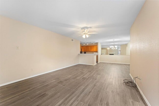 Building Photo - 10871 Braes Bend Dr