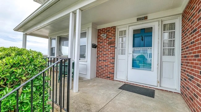 Building Photo - 108 S Newark Ave