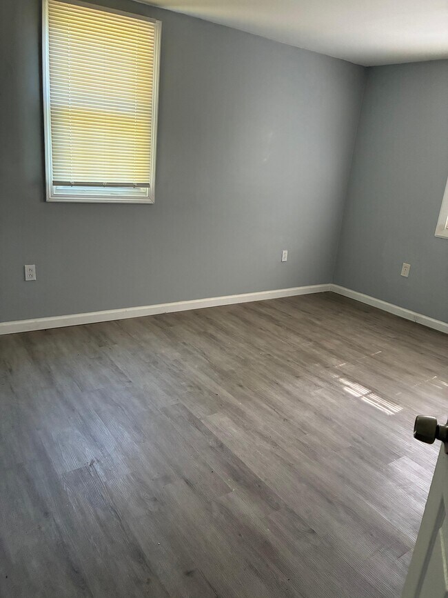 Building Photo - 124 S Sunset Terrace