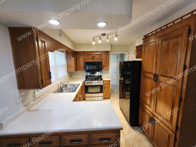 Foto del edificio - Spacious 3 bedroom 2 bathroom house