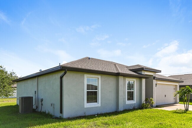 Foto del edificio - 879 Youngreen Dr