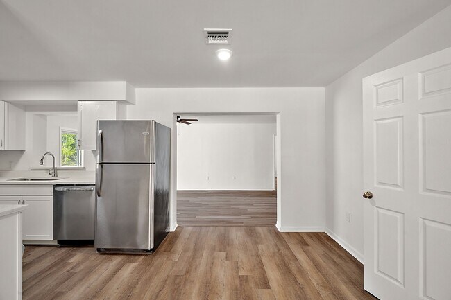 Building Photo - 33830 S Haines Creek Rd