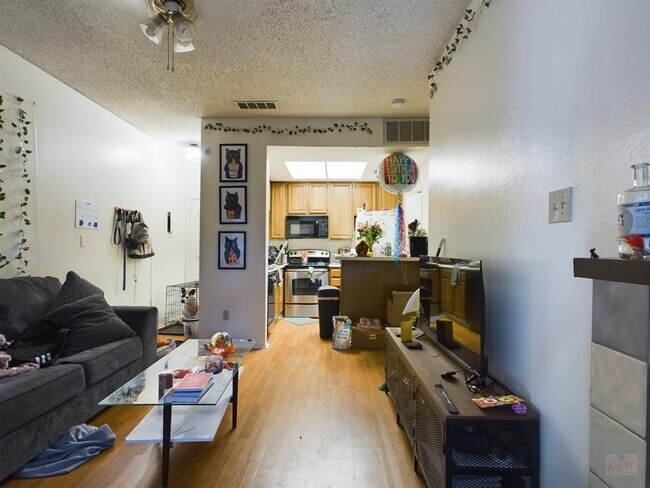 Foto del edificio - 806 W 24th St