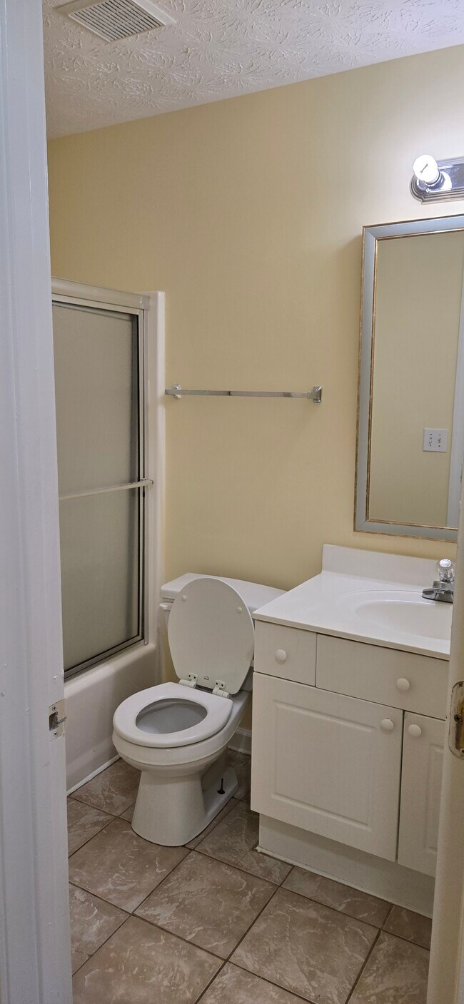 Foto del edificio - 5074 Leeshire Trce