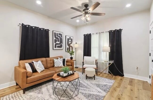 Building Photo - 2406 Truxillo St