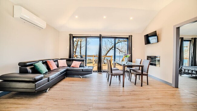 Photo du bâtiment - 6010 Rice Lake Scenic Dr