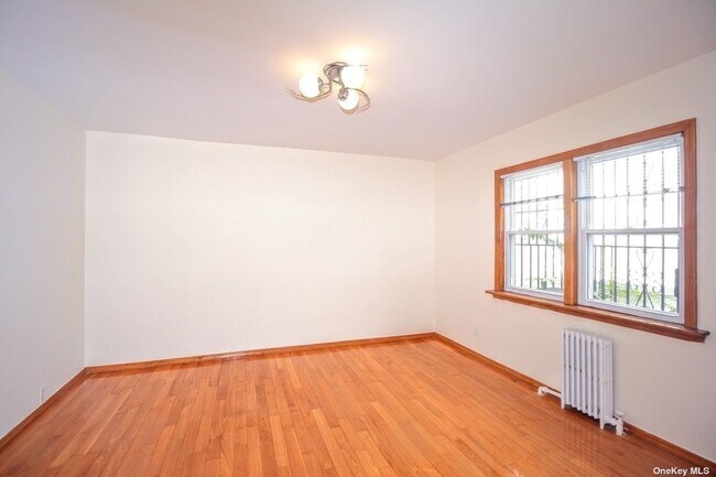 Foto del edificio - 108-57 64th Ave