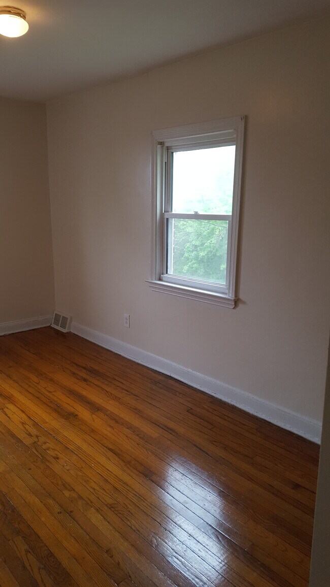 Building Photo - 40 Elsmere Blvd