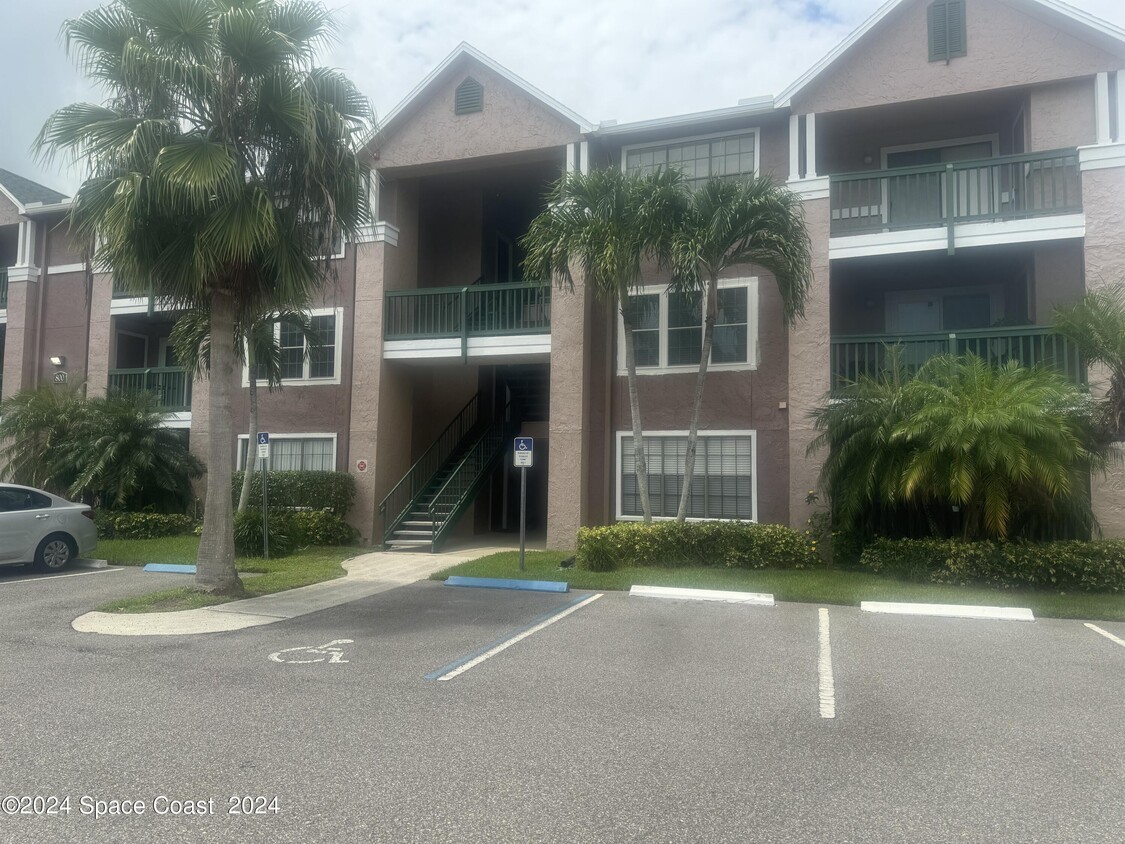 Primary Photo - 7667 N Wickham Rd