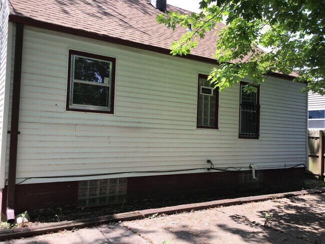 Foto del edificio - 3 Bedroom Single Family Home