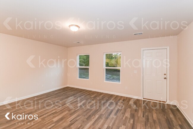 Foto del edificio - 221 Saddle Brooke Trc.