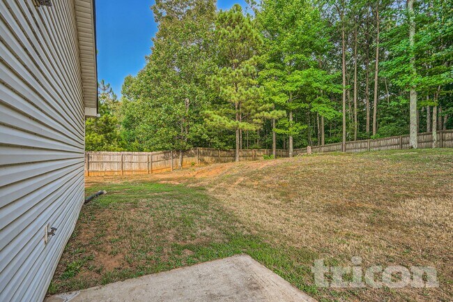 Building Photo - 1476 Steam Engine Way NE