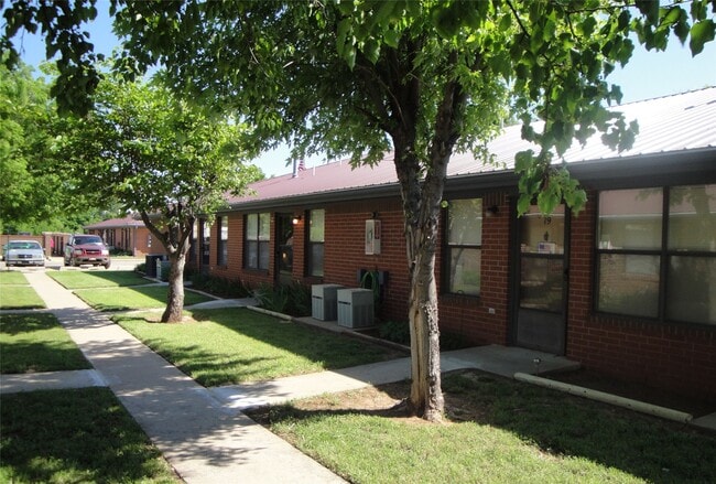 Building Photo - 1207 W Cherokee St