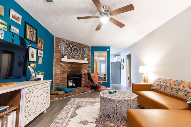 Building Photo - 1960 Wilkins Pl