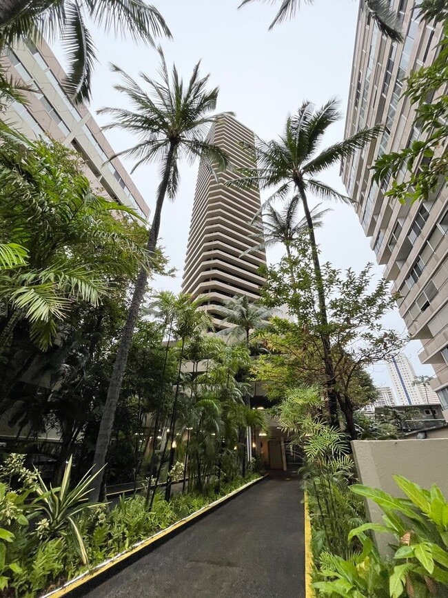Building Photo - 1700 Ala Moana Blvd