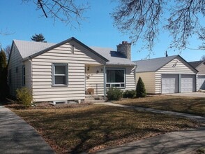 Building Photo - 409 Pioneer Dr
