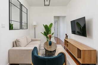 Building Photo - 454 W 47th St