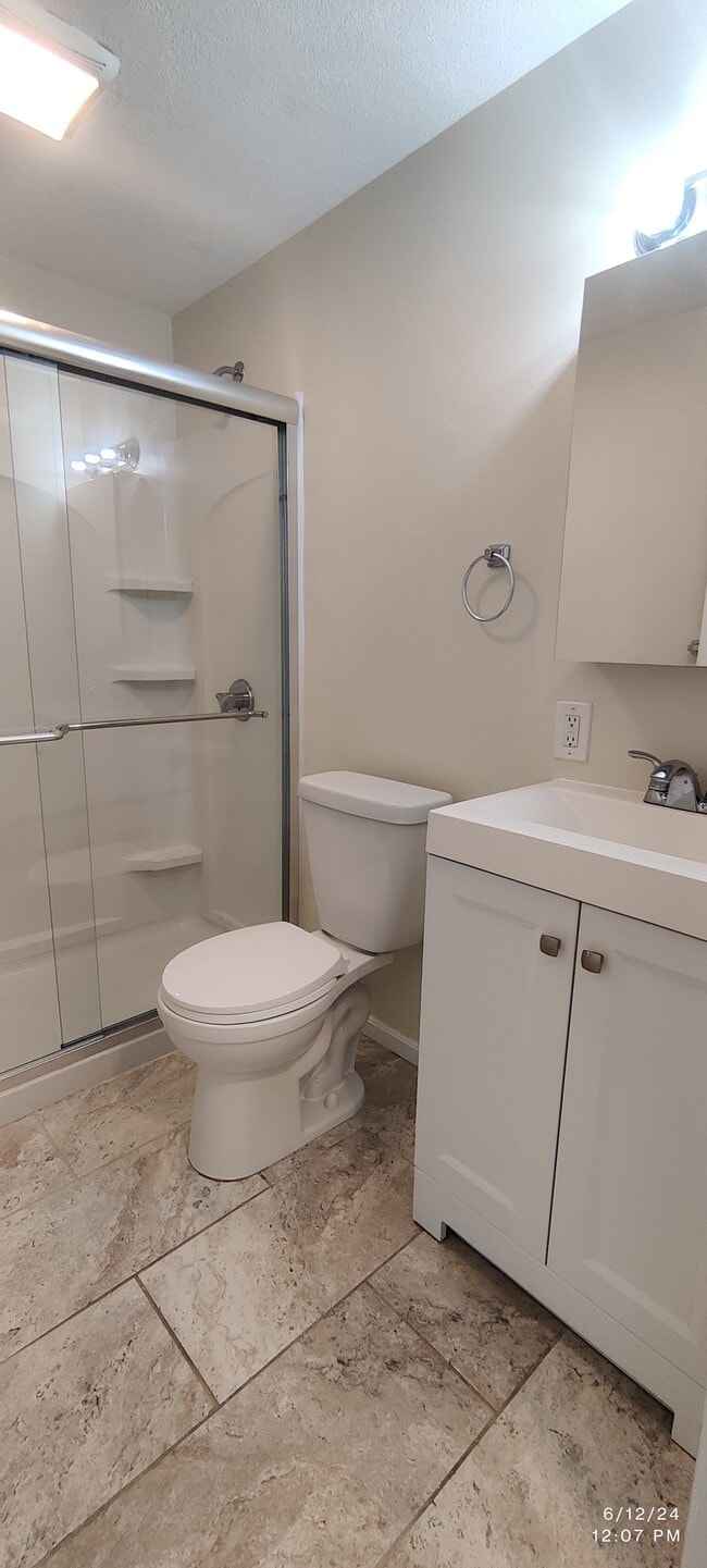 Building Photo - 5 Edwards St