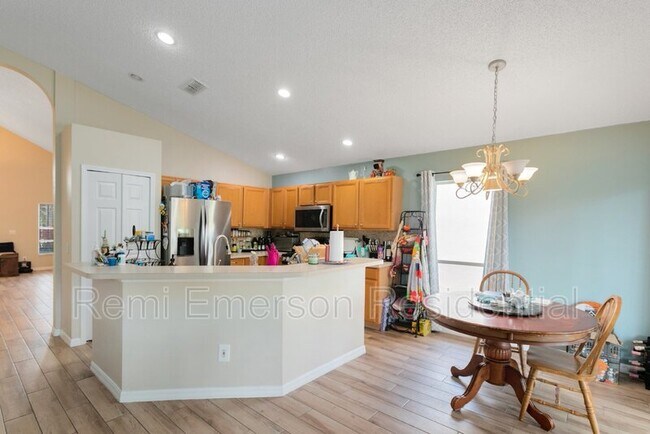 Building Photo - 611 Tuten Trail