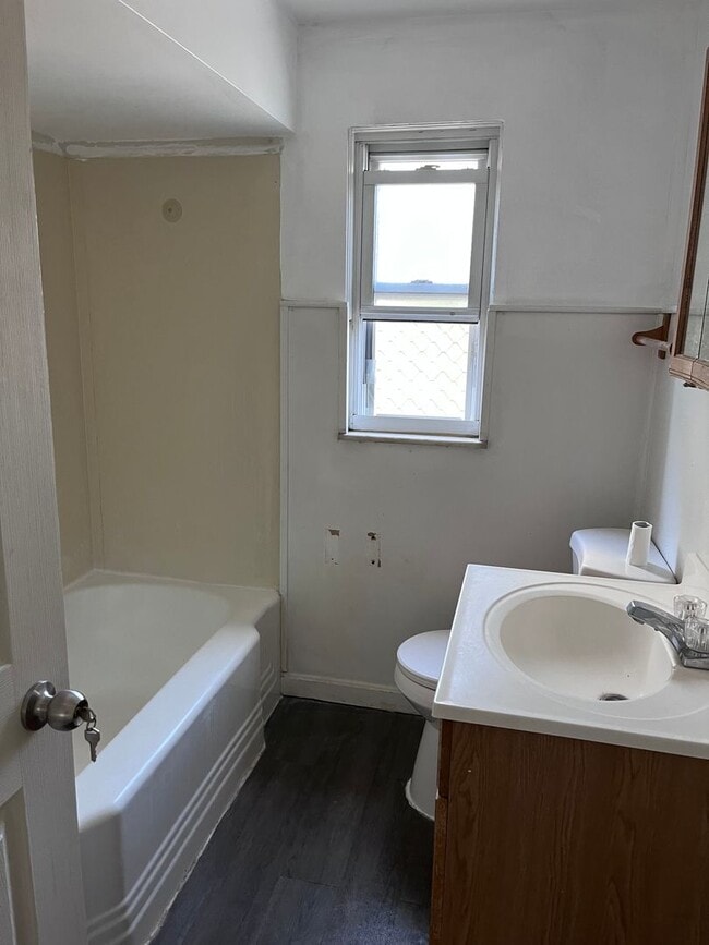 Building Photo - 3199 W 116th St