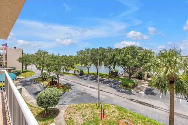 Building Photo - 316 8th St S