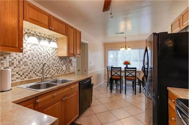Building Photo - 1149 Warner Hall Dr