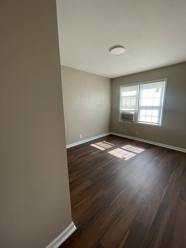 Foto del edificio - Updated 2 bedroom, 1 bathroom apartment wi...