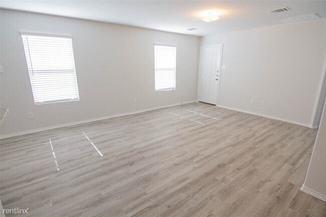 Foto del edificio - 3 br, 2.5 bath House - 13839 Forest Spring...