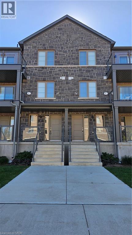 Building Photo - 205 W Oak Trl