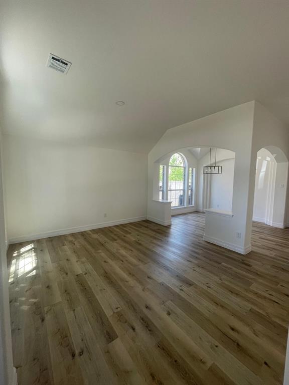 Foto del edificio - 8807 Petersburg Ln