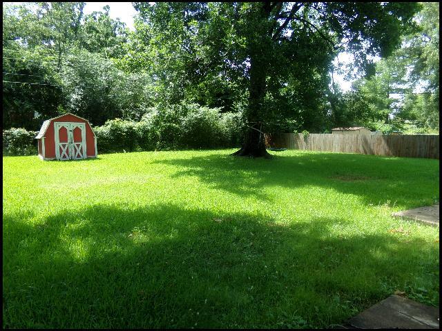 Foto del edificio - 51 Meadowbrook Dr