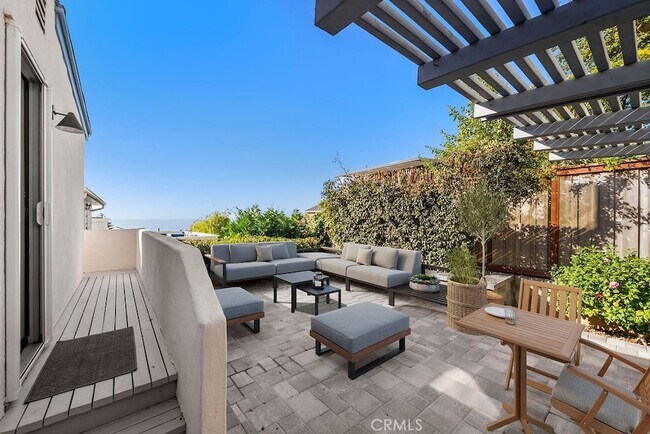 Foto del edificio - 170 McAulay Pl