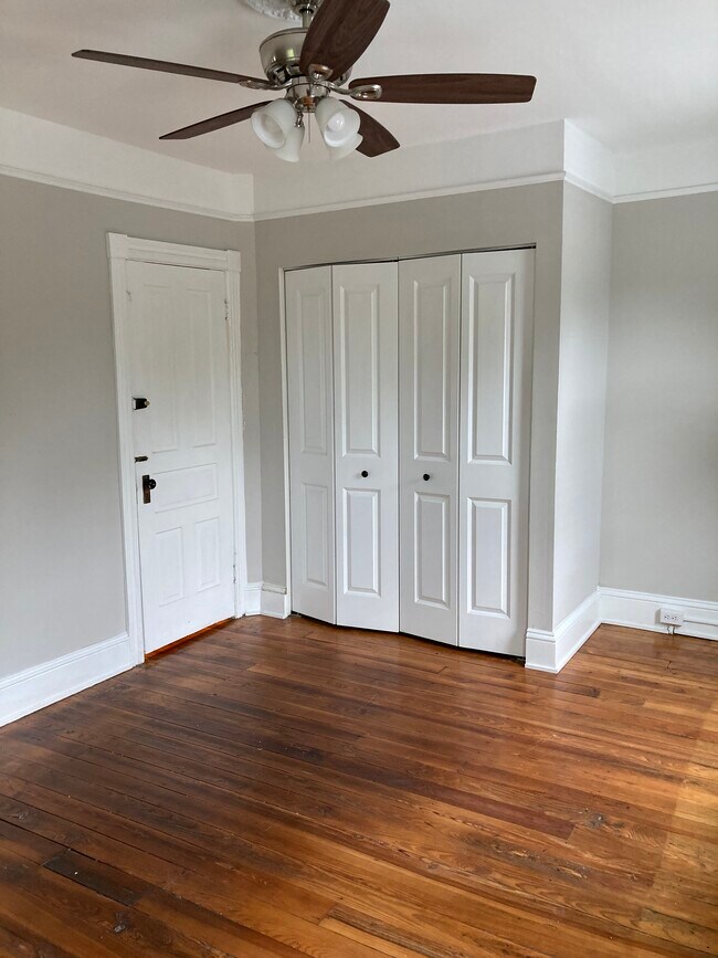 lots of closet space - 1001 Main St