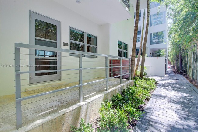 Building Photo - 125 Ocean Dr