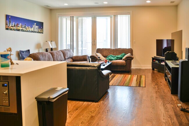 Foto del edificio - 2127 W Division St