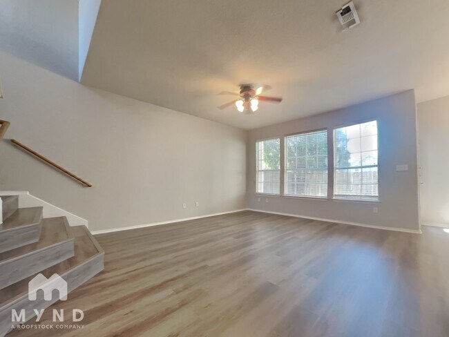 Foto del edificio - 2632 Century Park Blvd