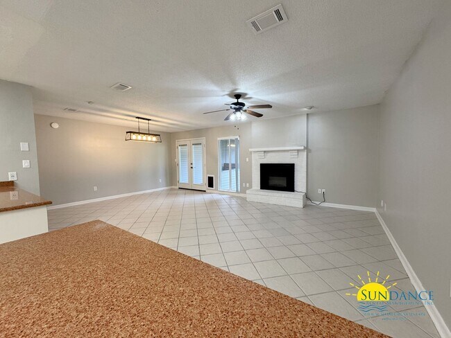 Building Photo - Charming 3-Bedroom Home in Palm Estates, N...