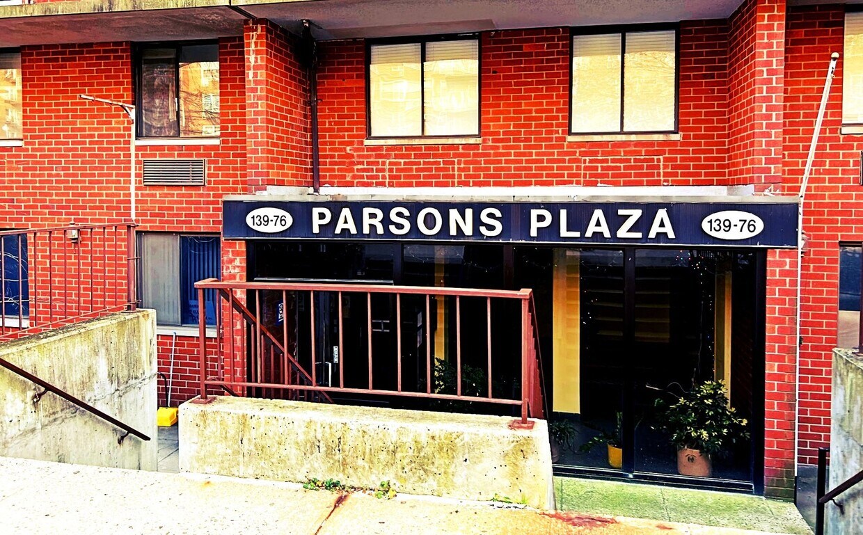 ***1 Bed RENT READY! w/BALCONY & Elevator! - ***1 Bed RENT READY!  w/BALCONY & Elevator!