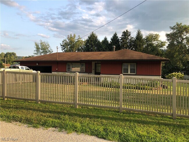 Building Photo - 56602 Valley Dr