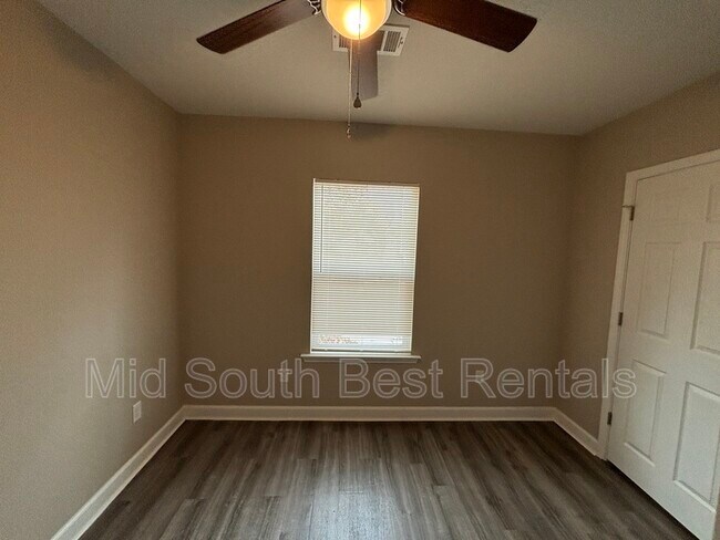 Foto del edificio - 1422 S Cedar St