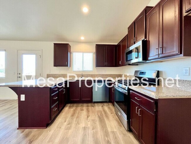 Foto del edificio - 9550 Tamarisk Ave