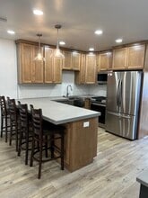 Building Photo - 447 Main St