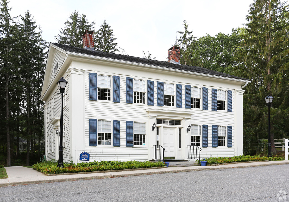 Building Photo - Wintergreen Apartments