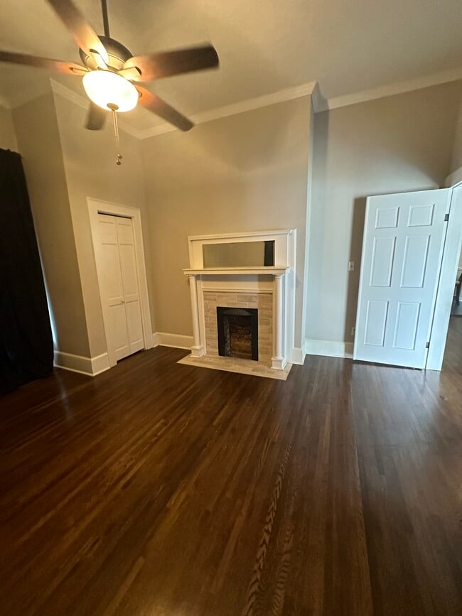 Foto del edificio - 600 W Mountain St